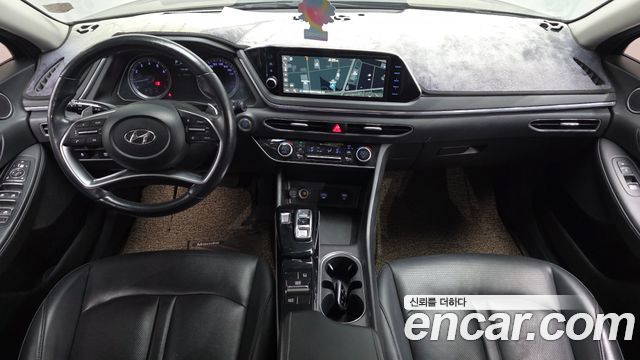 Hyundai Sonata — interior
