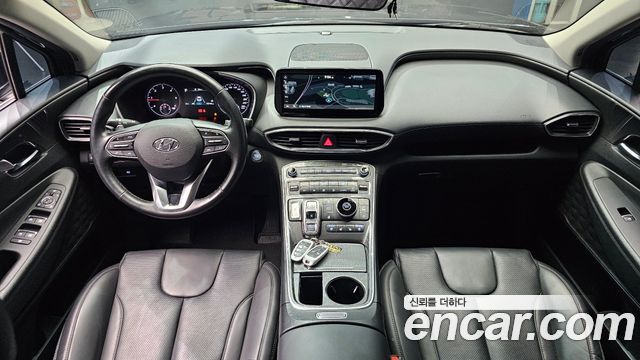 Hyundai Santa Fe — interior