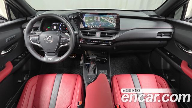 Lexus UX — interior