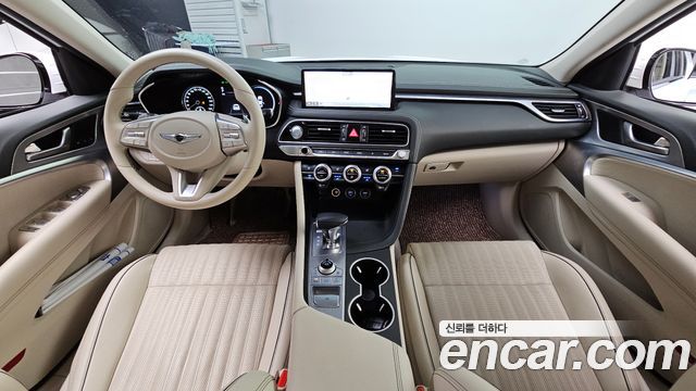 Genesis G70 — interior