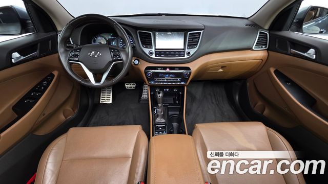 Hyundai Tucson — interior