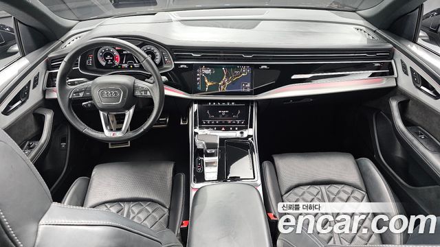 Audi Q8 — interior