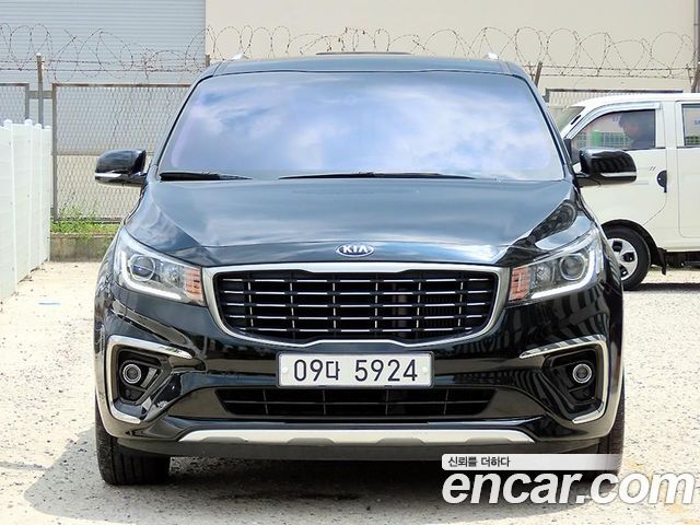 Kia Carnival — exterior