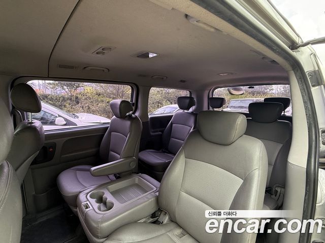 Hyundai Starex — interior
