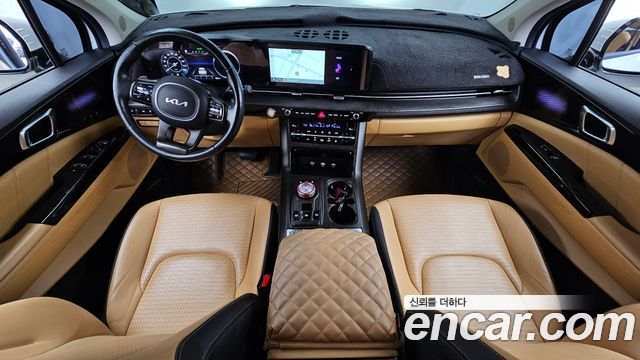 Kia Carnival — interior