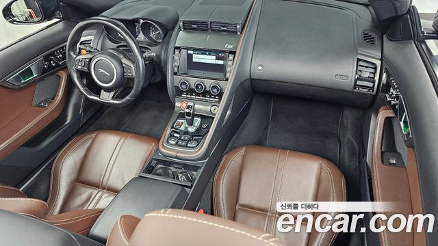 Jaguar F-Type — interior