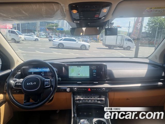 Kia Carnival — interior