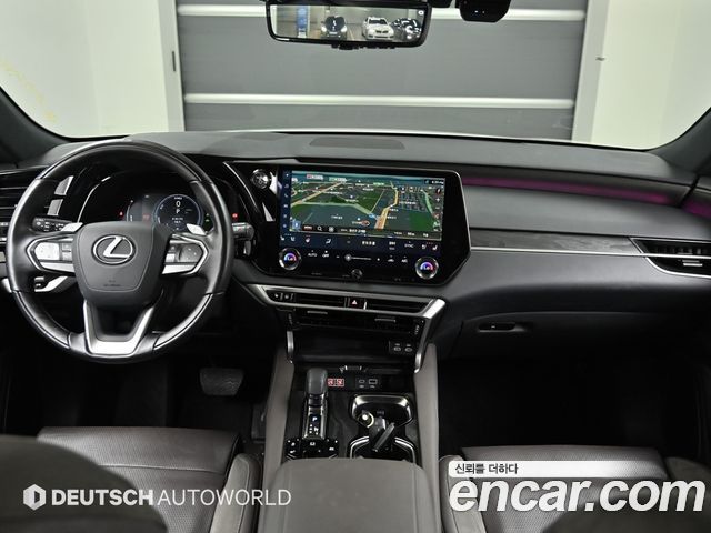 Lexus RX — interior