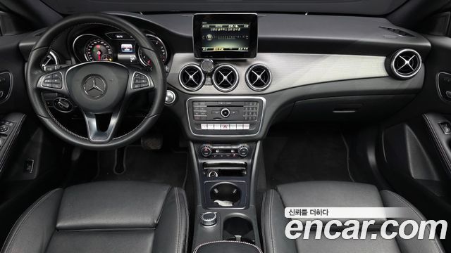 Mercedes-Benz CLA-Class — interior