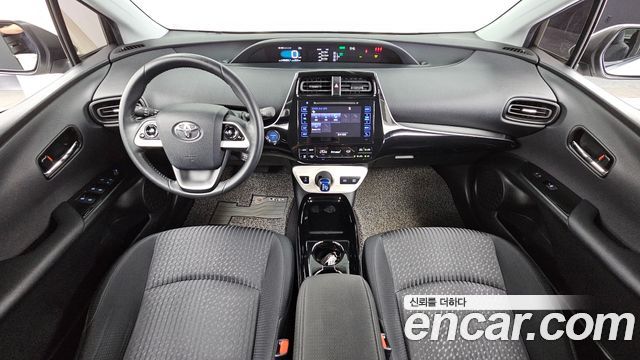 Toyota Prius — interior