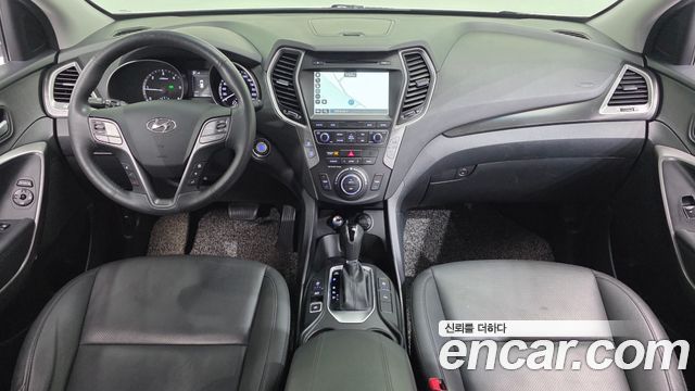 Hyundai Santa Fe — interior