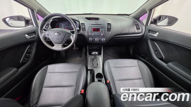 Kia K3 — interior