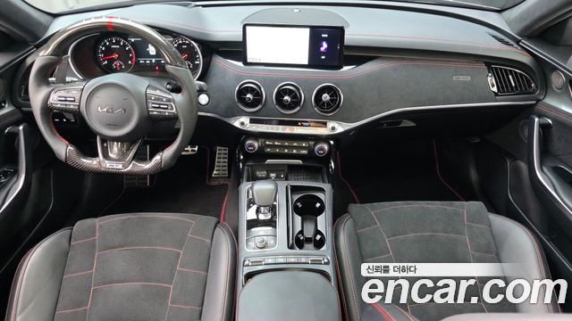 Kia Stinger — interior