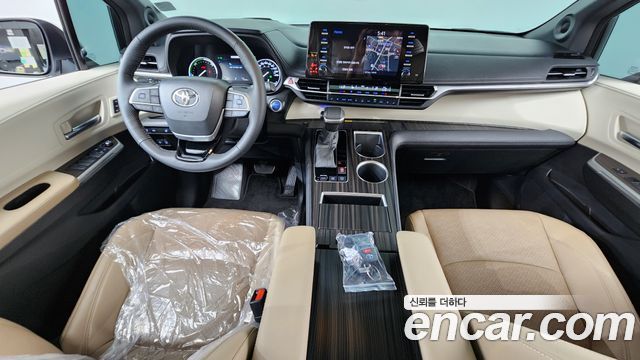 Toyota Sienna — interior
