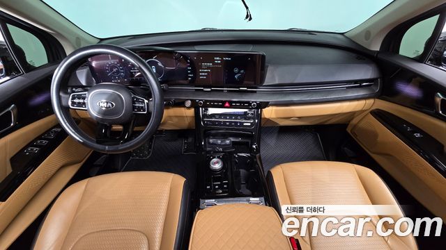 Kia Carnival — interior