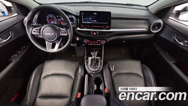 Kia K3 — interior