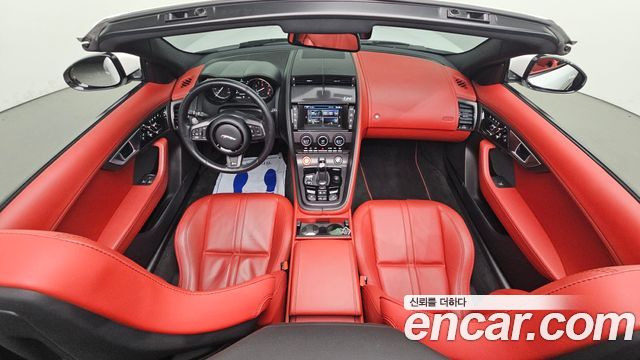 Jaguar F-Type — interior
