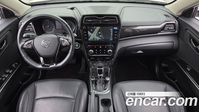 KG Mobility Tivoli — interior