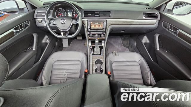 Volkswagen Passat — interior