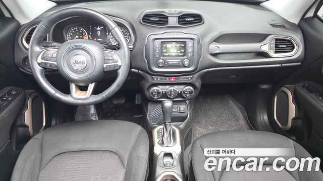 Jeep Renegade — interior