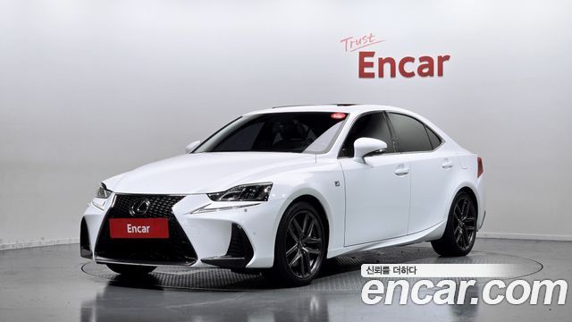 Lexus IS — exterior