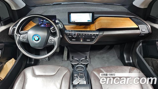 BMW i3 — interior