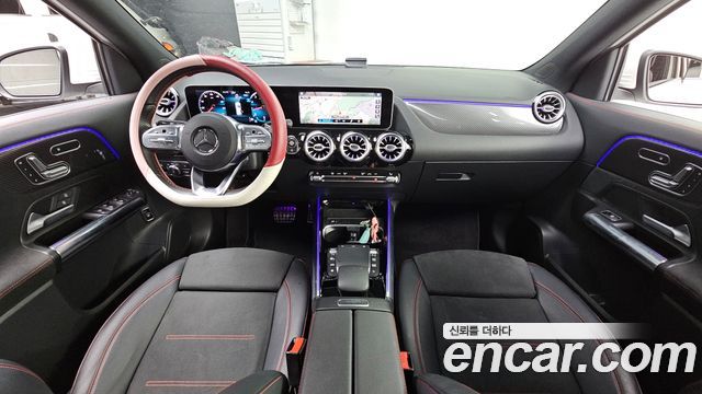 Mercedes-Benz GLA-Class — interior