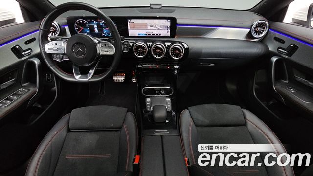 Mercedes-Benz CLA-Class — interior