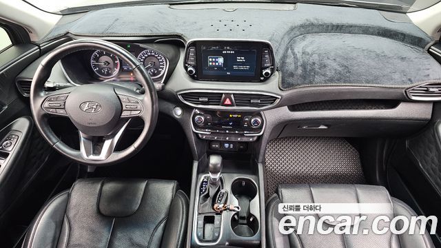 Hyundai Santa Fe — interior