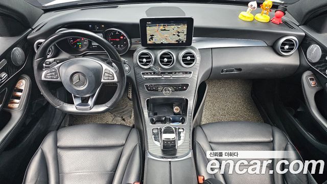 Mercedes-Benz C-Class — interior