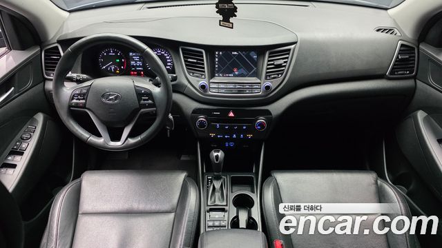 Hyundai Tucson — interior