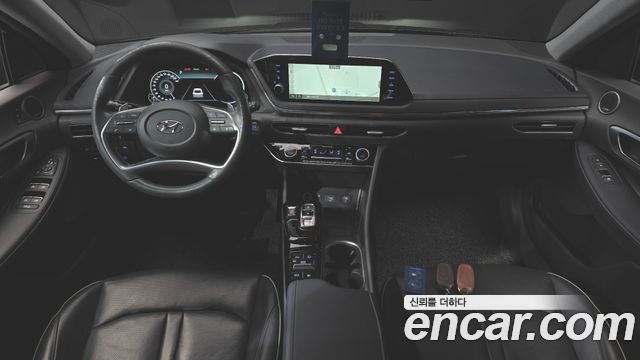 Hyundai Sonata — interior