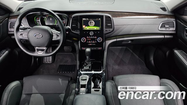 Renault Korea SM6 — interior