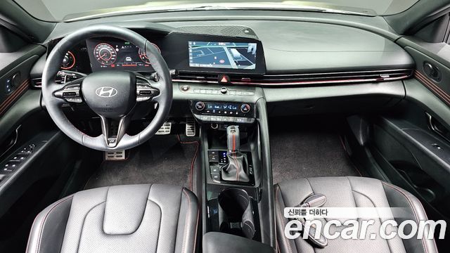 Hyundai Avante — interior