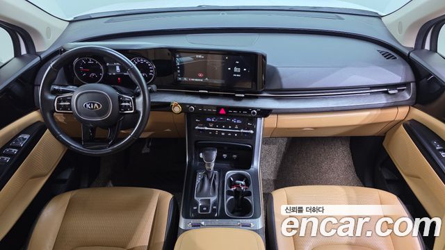 Kia Carnival — interior