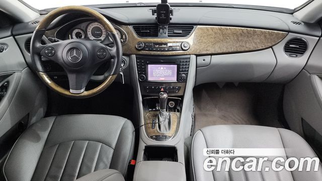 Mercedes-Benz CLS-Class — interior