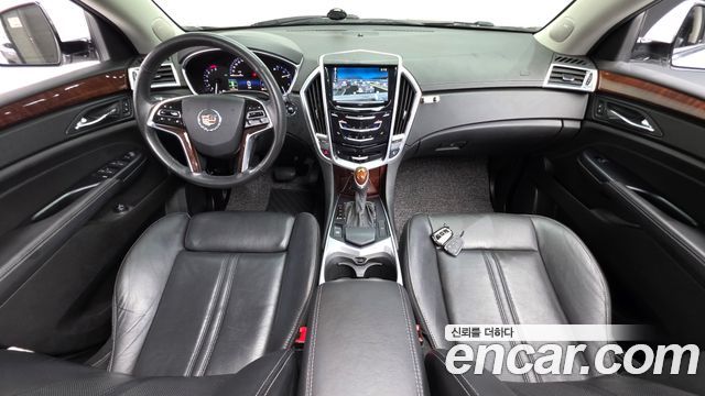 Cadillac SRX — interior