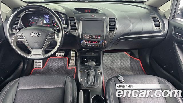 Kia K3 — interior