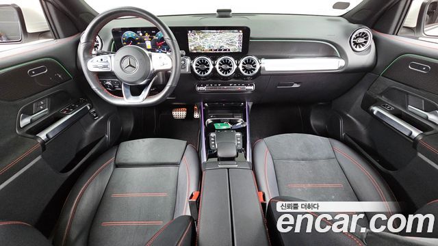 Mercedes-Benz GLB-Class — interior