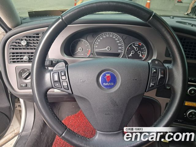 Saab 9-5 — interior