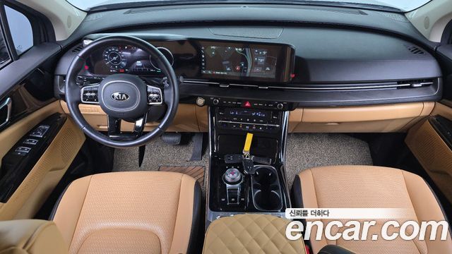 Kia Carnival — interior