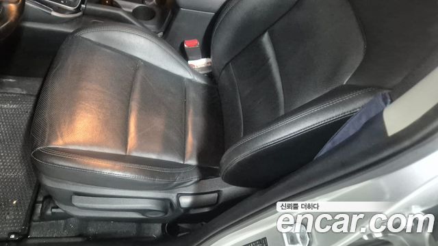 Kia Carens — interior