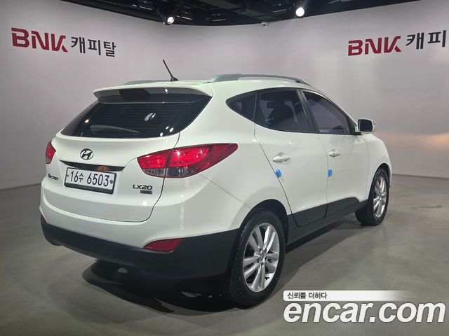 Hyundai Tucson — interior