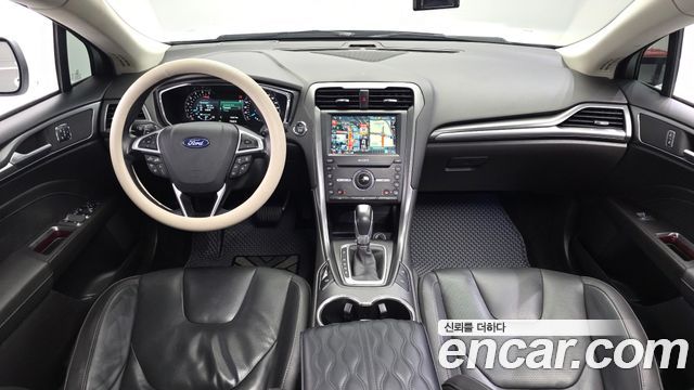 Ford Mondeo — interior