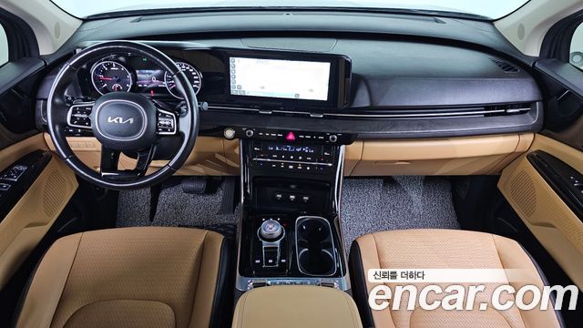 Kia Carnival — interior