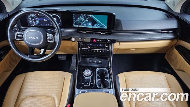 Kia Carnival — interior
