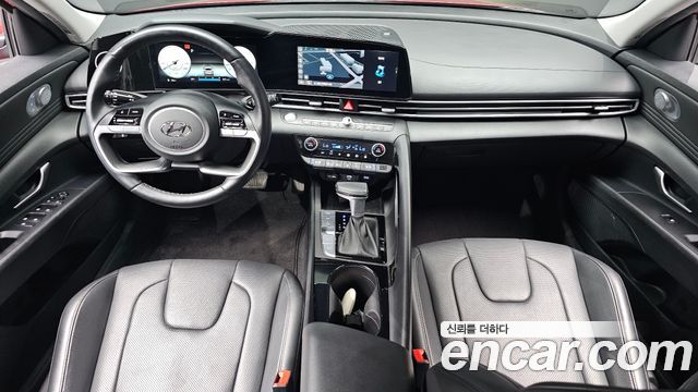 Hyundai Avante — interior