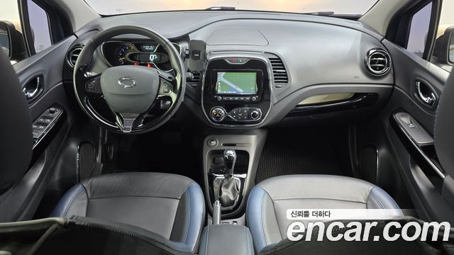 Renault Korea QM3 — interior