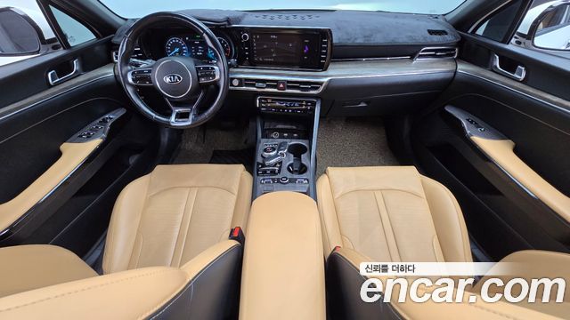 Kia K5 — interior