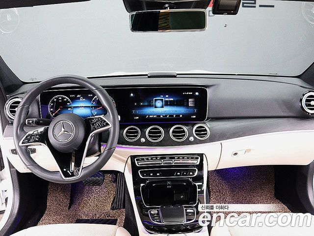Mercedes-Benz E-Class — interior